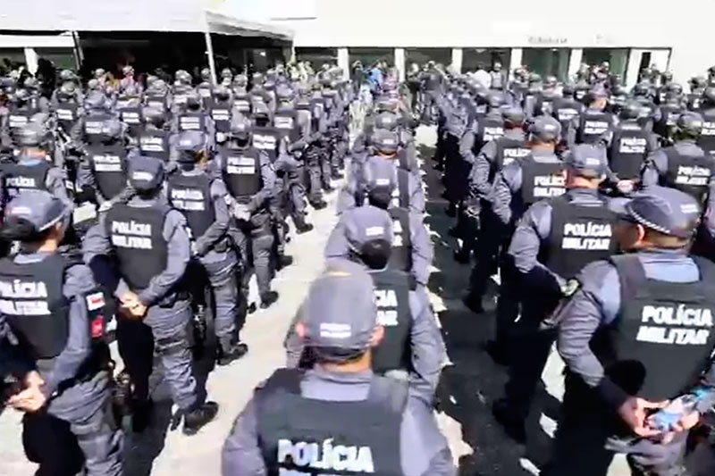 Juíza determina que Roberto Cidade retire vídeos da PM de suas redes sociais