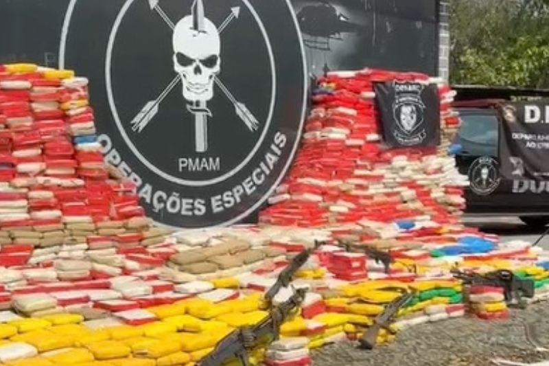 PM realiza grande apreensão de drogas, mas criminosos fogem para a mata