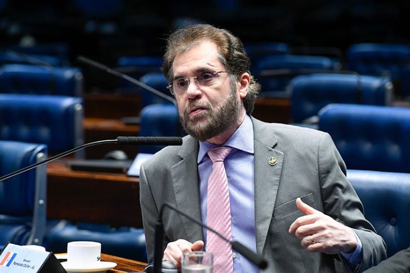 Juiz determina remoção de vídeos de Plínio Valério por irregularidades eleitorais