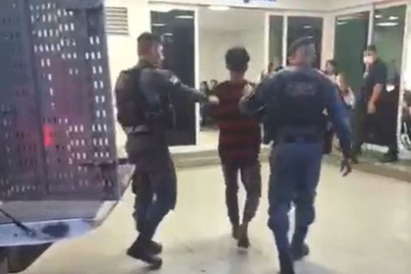 Homem armado com faca invade faculdade em Manaus e gera tumulto