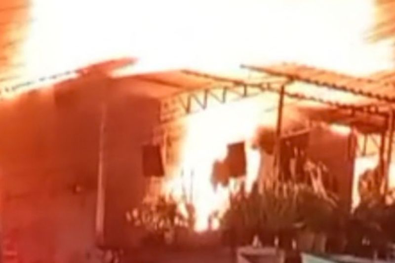Incêndio danifica parte de residência de dois andares em Manaus