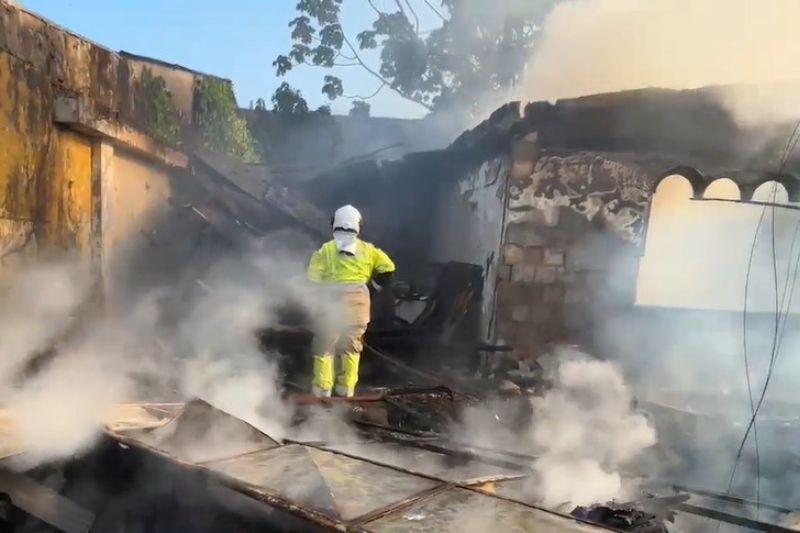 Morador se feriu ao tentar apagar incêndio em Itacoatiara (AM)