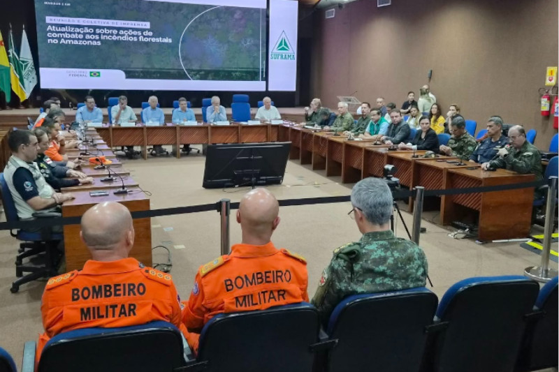 Forças Armadas intensificam ações contra incêndios no Amazonas