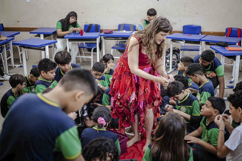 Saia de Retalhos Revela Impressões de Alunos sobre Arte Cênica em Manaus