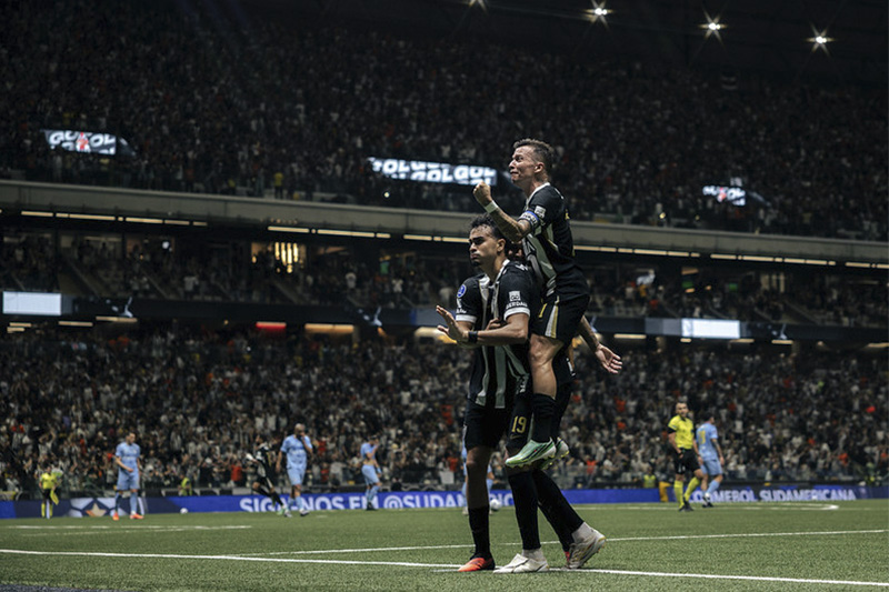 Atlético-MG conquista vantagem expressiva na semifinal da Sul-Americana