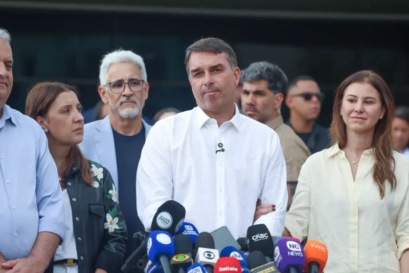 STF nega operação de busca e apreensão em endereços de Flávio Bolsonaro