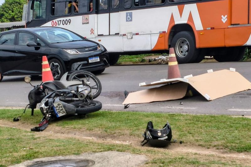 Motociclista Jonelis Santos morre atropelado por carreta em Manaus