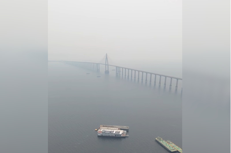 Fumaça densa afeta qualidade do ar em Manaus neste sábado