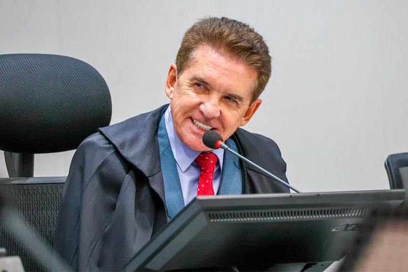 Presidente do TCE-MT é investigado por saques de R$ 15,6 milhões