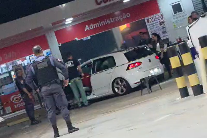Jovens são mortos a tiros em posto de combustível no bairro Tarumã, Manaus