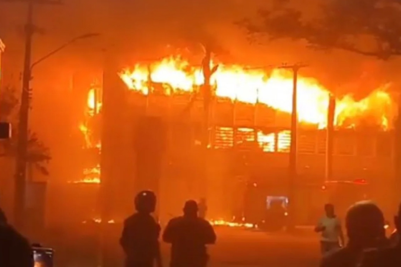 Incêndio atinge prédio da UFPE em Pernambuco sem registro de vítimas