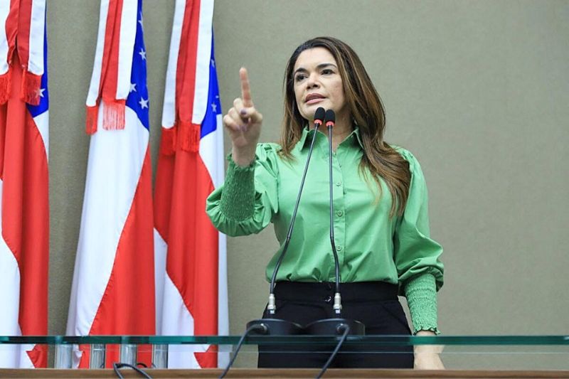 Deputada Alessandra Campelo denuncia violência política após gesto de degola