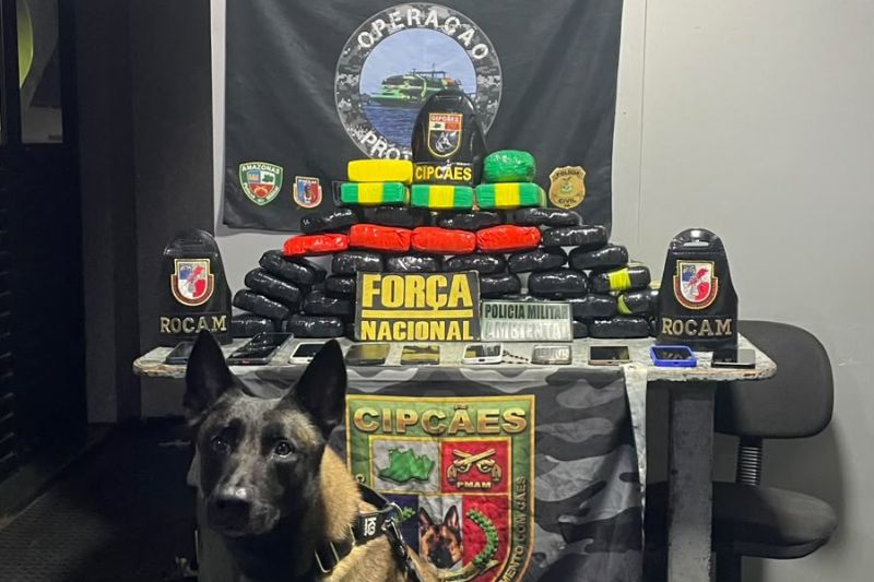 Polícia apreende 41 tabletes de cocaína em lancha na região de Coari