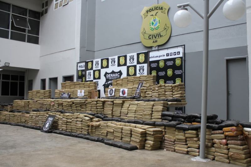Polícia do Amazonas apreende 1,3 tonelada de maconha em operação