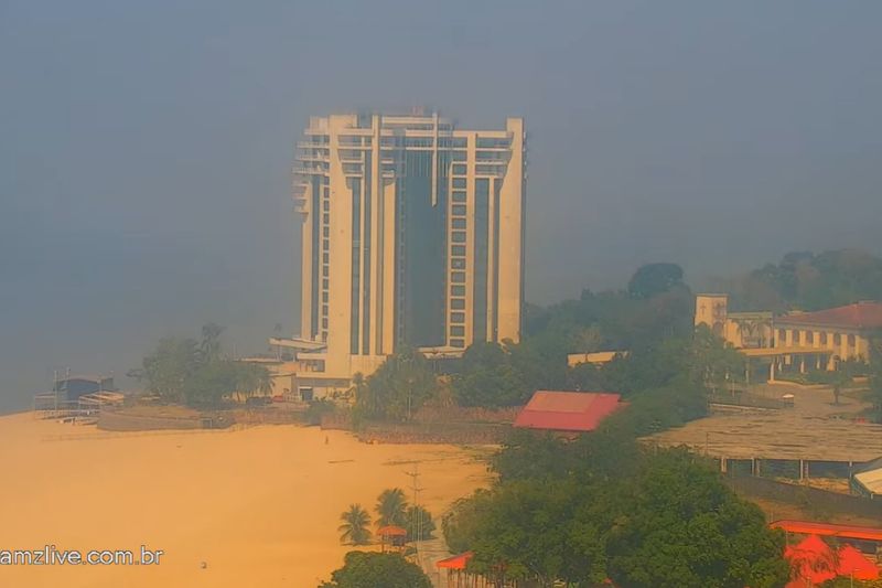 Incêndios florestais levam à suspensão de aulas em Manaus