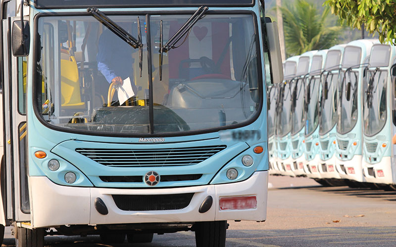 Greve dos ônibus em Manaus persiste; passageiros enfrentam frota reduzida