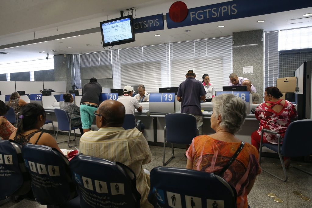 Novas regras de empréstimo consignado para servidores federais começam hoje