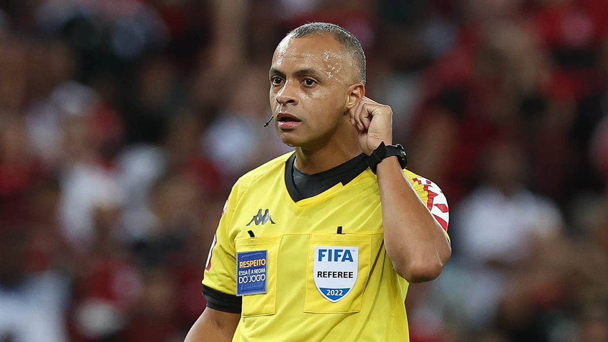 Wilton Sampaio apita Holanda x Marrocos na Copa do Mundo
