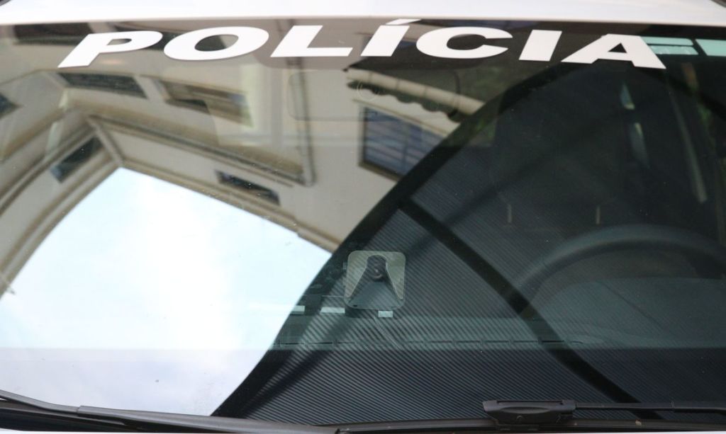 Detento foge de viatura durante transporte para audiência em Manaus