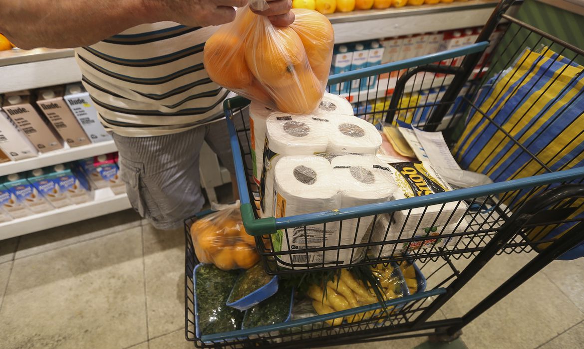 Cesta básica em Manaus tem alta expressiva no primeiro semestre de 2026