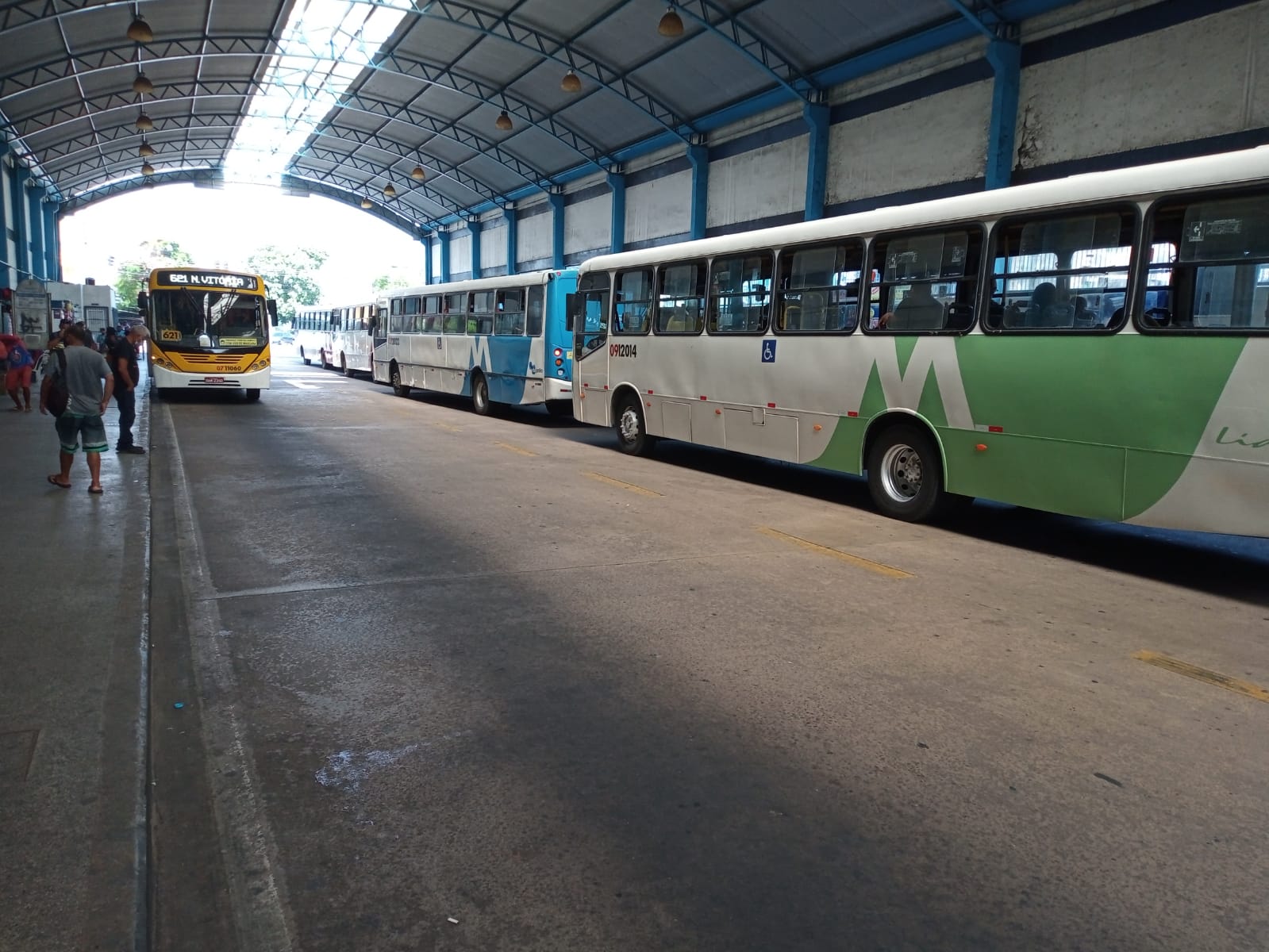 Frota de ônibus em Manaus volta a 80% nesta terça após paralisação