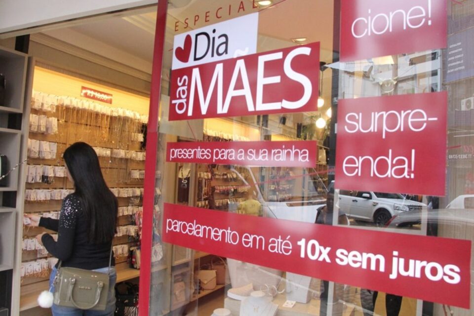 Intenção de compra para o Dia das Mães em Manaus é de 61%