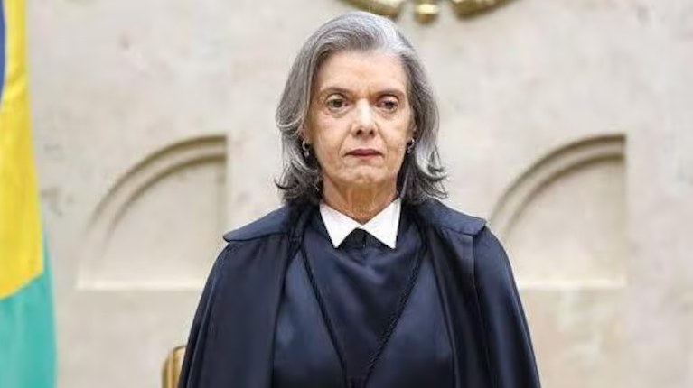 Cármen Lúcia enfatiza a importância do sigilo da fonte e liberdade de imprensa