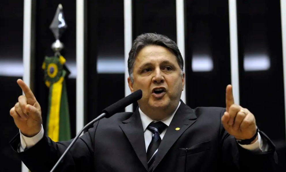 TSE anula votos e rejeita candidatura de Anthony Garotinho no Rio