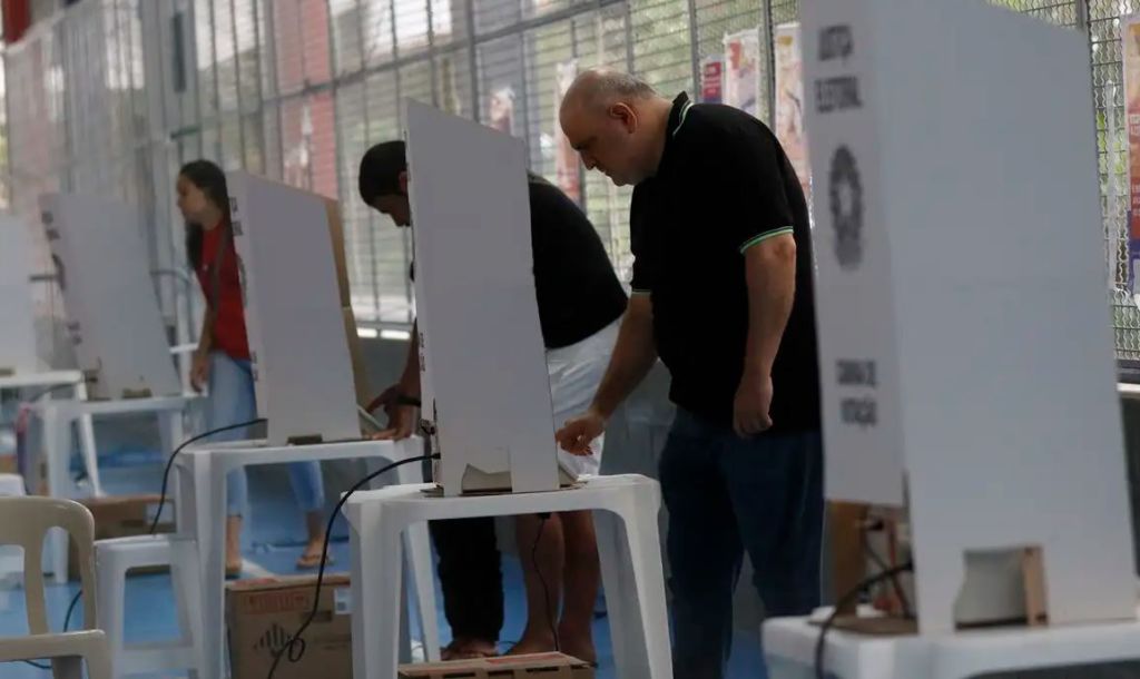 158,7 milhões de eleitores vão às urnas neste domingo em todo o Brasil