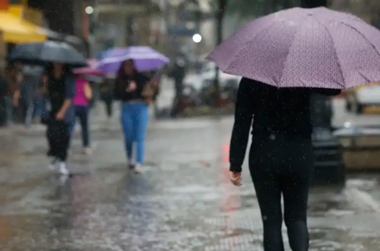 Alerta de Chuvas Fortes Afeta Municípios do Amazonas, Parintins e Nhamundá em Perigo