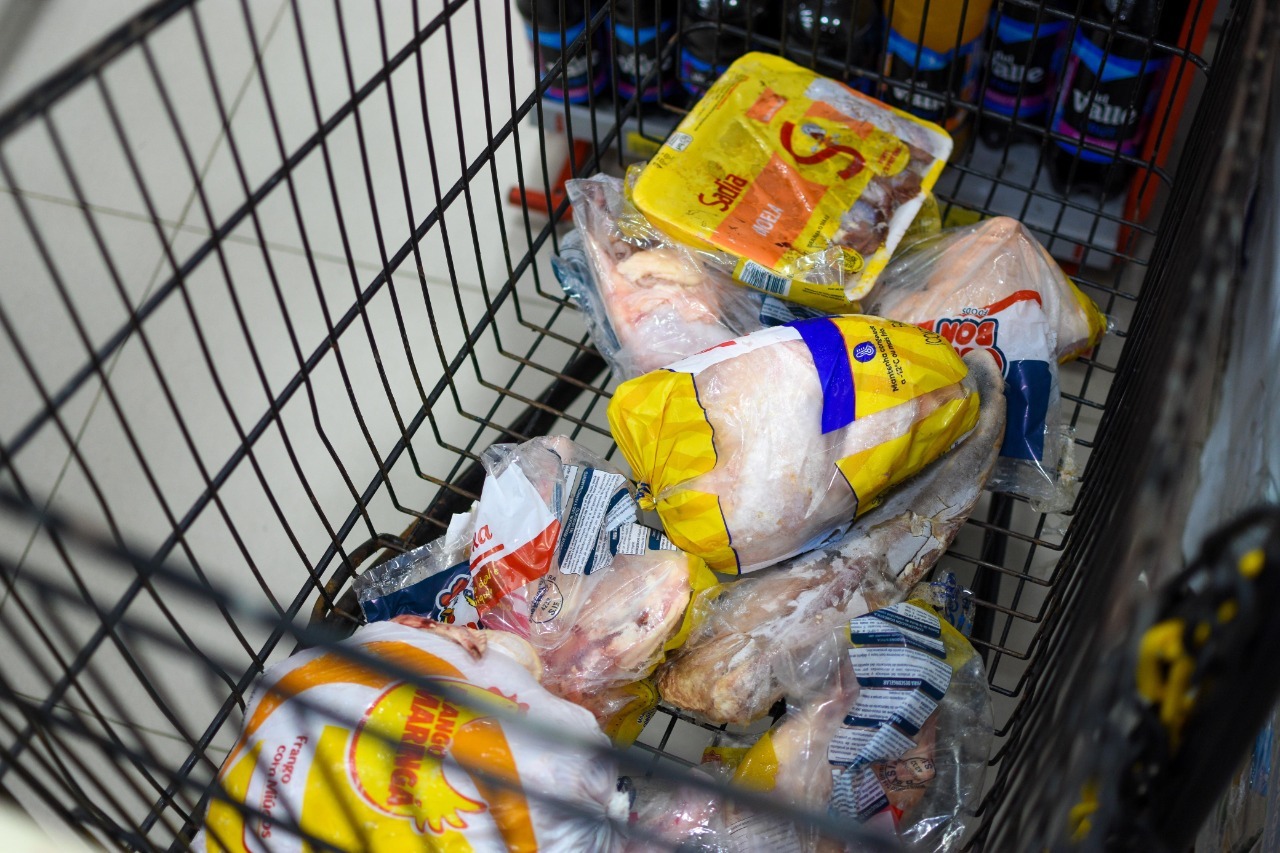 Supermercado em Manaus é multado em R$ 1,3 milhão por venda de produtos vencidos