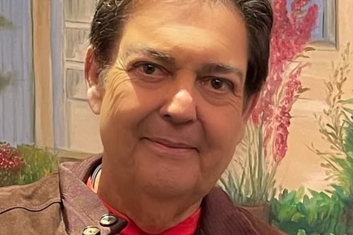 Faustão é hospitalizado para procedimento programado de retirada de sonda