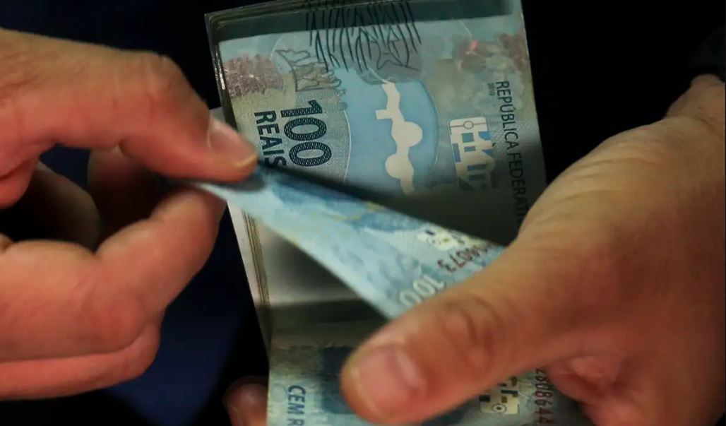 Retiradas da poupança superam depósitos em R$ 39,3 bilhões no semestre