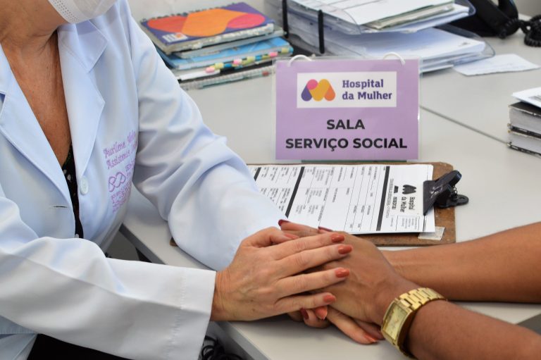 Assistentes sociais podem ter piso salarial de R$ 5,5 mil, diz CCJ