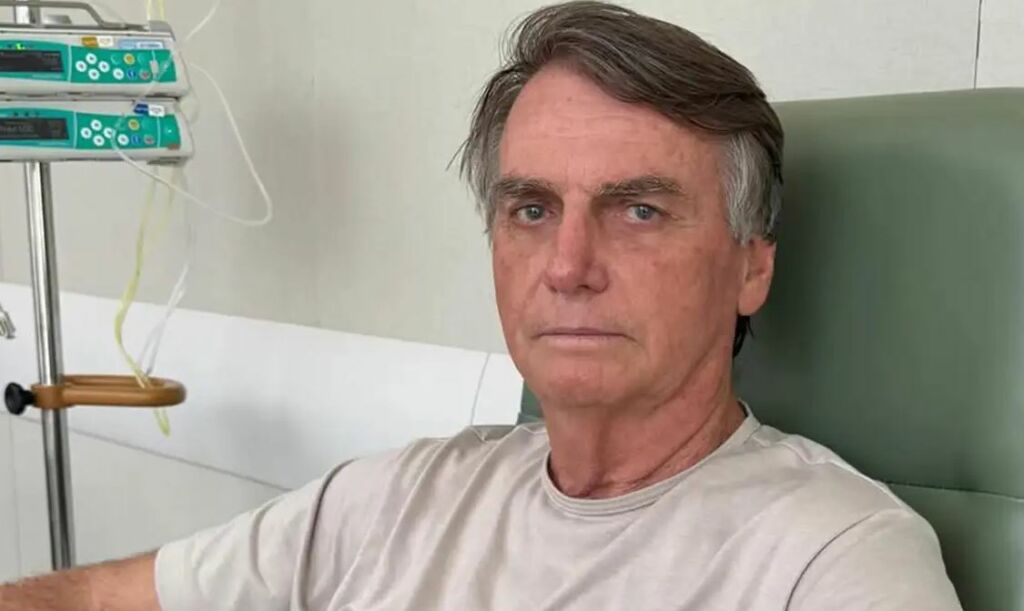 Jair Bolsonaro passa por cirurgia no ombro em Brasília