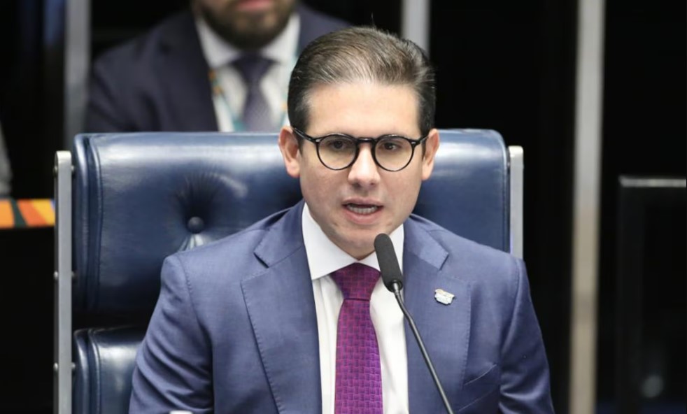 Hugo Motta defende redução da jornada de trabalho para melhorar qualidade de vida