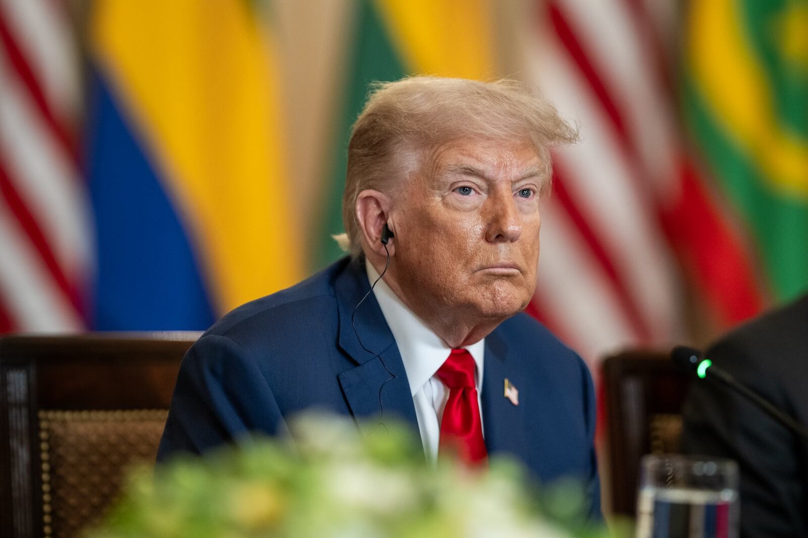 Trump diz que não vai se envolver na situação de Flávio Bolsonaro