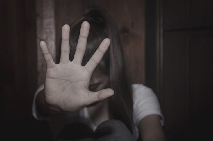 Brasil registra 64 meninas vítimas de violência sexual diariamente