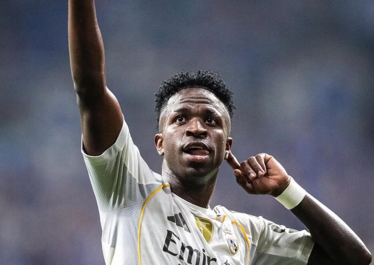 Vinícius Júnior inicia negociações de renovação com o Real Madrid