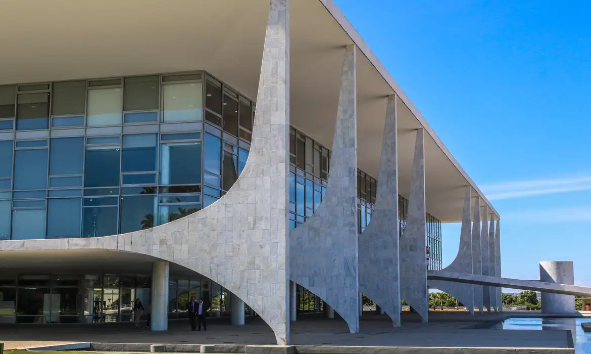 Crise político-institucional afeta debate eleitoral e temas estruturais em 2026