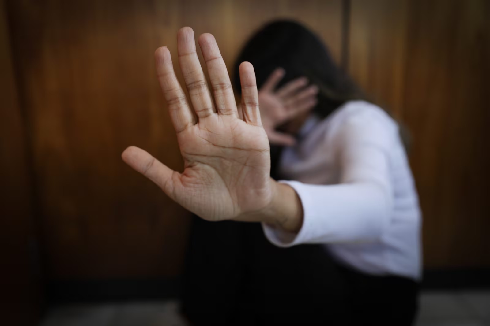 Violência altera cotidiano e decisões de 98% das mulheres no Brasil