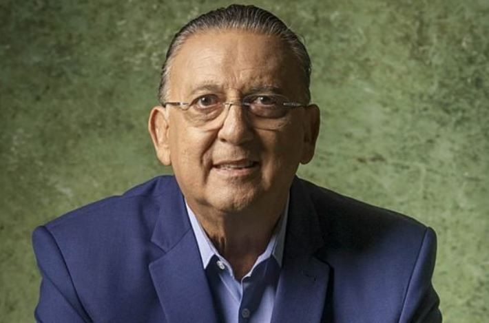 Galvão Bueno se recupera de cirurgia e confirma presença na Copa do Mundo de 2026
