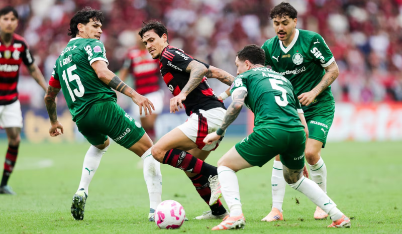Flamengo e Palmeiras se enfrentam em duelo decisivo pelo Brasileirão