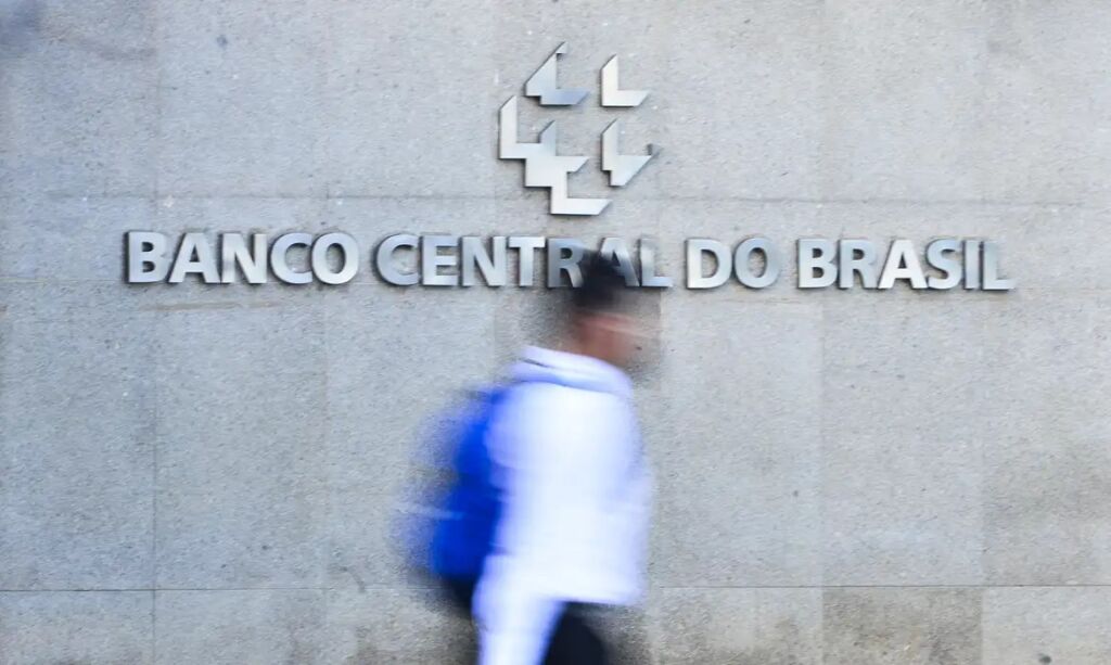 Mercado Financeiro Ajusta Projeções de Inflação e Selic para 2026