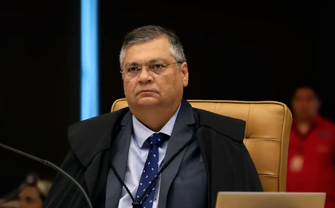 Pedido de Vista de Flávio Dino Suspende Julgamento no STF