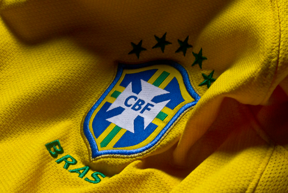 Brasil supera Haiti com goleada de 3 a 0 e busca classificação na Copa