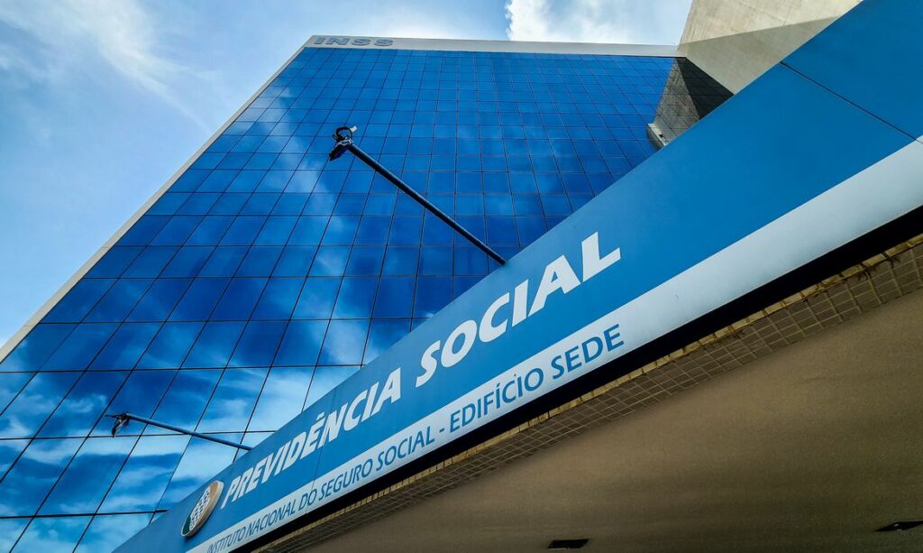 INSS inicia pagamento da segunda parcela do 13º para aposentados