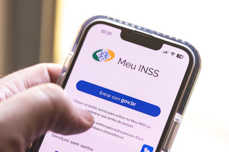 INSS facilita empréstimo consignado para aposentados sem biometria facial