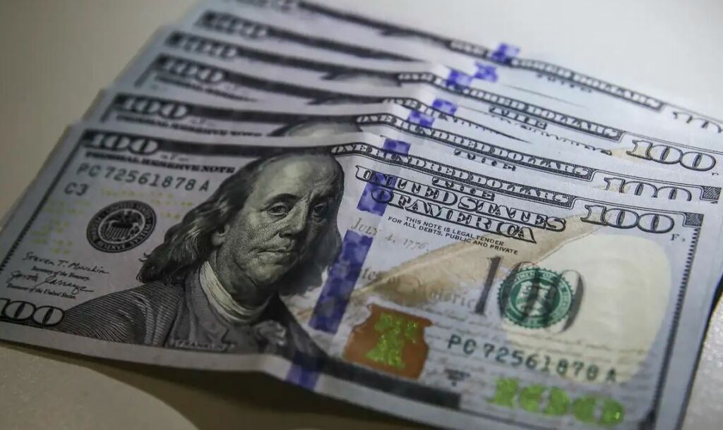 Bolsa brasileira sobe quase 3% e atinge maior patamar desde maio