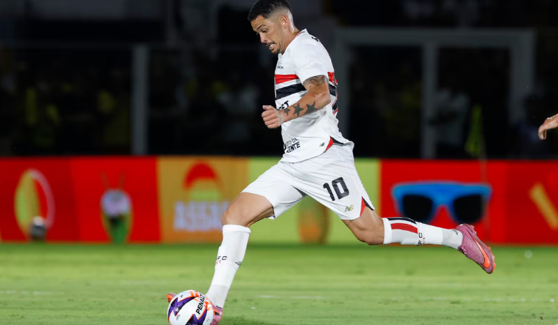 São Paulo e Botafogo se enfrentam em meio a mudanças no Brasileirão